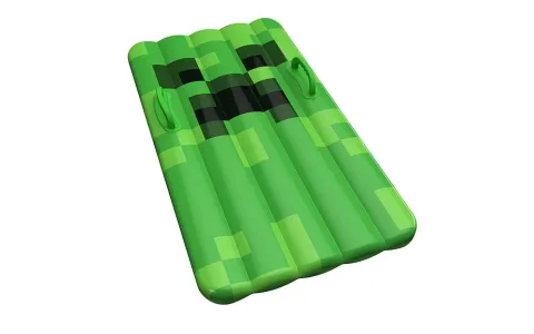 Playview Brands представя надуваеми играчки Minecraft и NERF за задния двор.