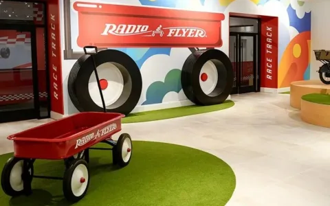 Radio Flyer открива първия си магазин