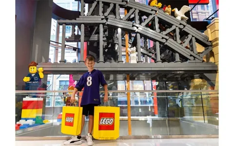 Най-голямото LEGO магазин в света току-що отвори врати.