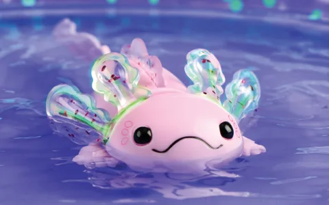 WowWee Fingerlings интерактивен бебешки аксолотл с надуваем басейн
