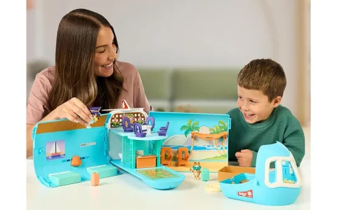 Moose Toys Bluey 3 в 1 трансформиращ се самолетен комплект за игра