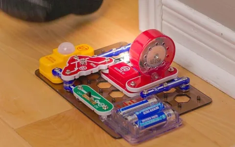 Snap Circuits шпионски комплект за игра