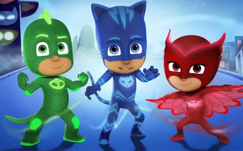 Научете се от героите на PJ Masks с помощта на Kiddopia