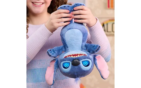 Завърши своята ohana с играчките на Just Play Lilo и Stitch
