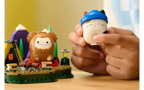 Jazwares BLDR Squishmallows Outdoor Adventure Club Building Set