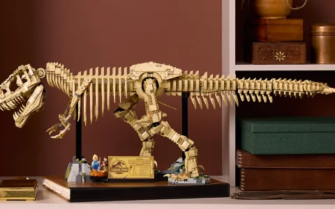 Jurassic World: Възраждане на играчките