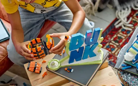 Nike и LEGO Група обединяват баскетбола и строителните блокчета
