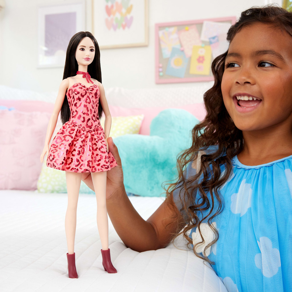 Barbie: Fashionista Приятелки с кафяви коси стилна модна кукла в леопардов модел – Mattel изображение 5