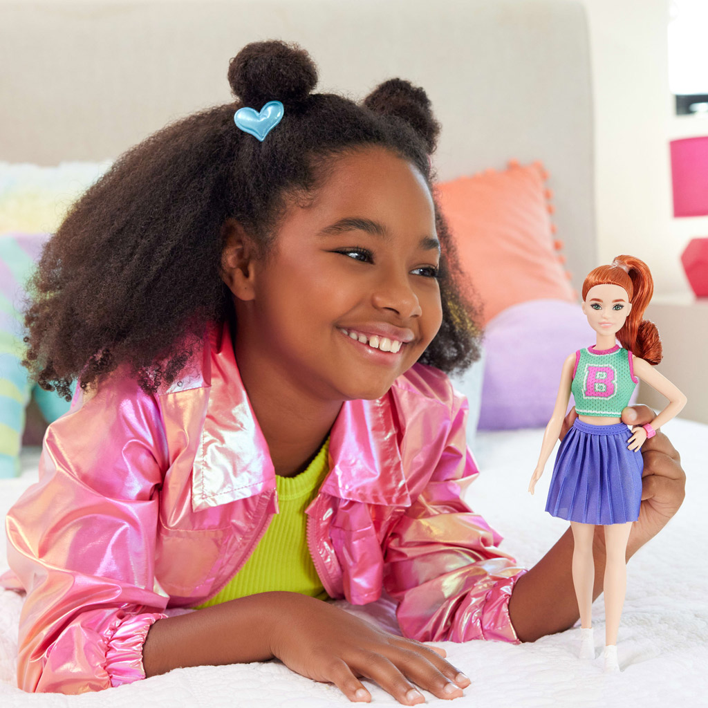 Barbie Fashionista стилна кукла с червена коса в лилава пола - Mattel изображение 5