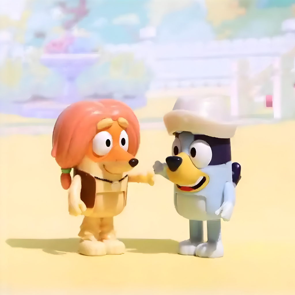 Bluey: Комплект с две фигурки - Лекар изображение 3