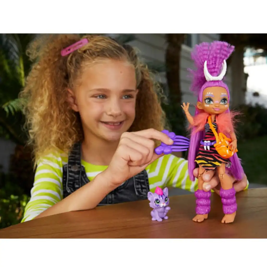 Cave Club: Roaralai комплект с Ферел древен звяр - Mattel изображение 4