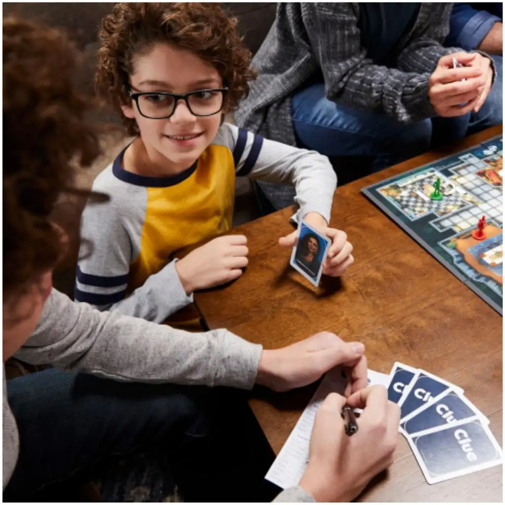Cluedo - Класическа криминална детективска настолна игра - Hasbro изображение 3