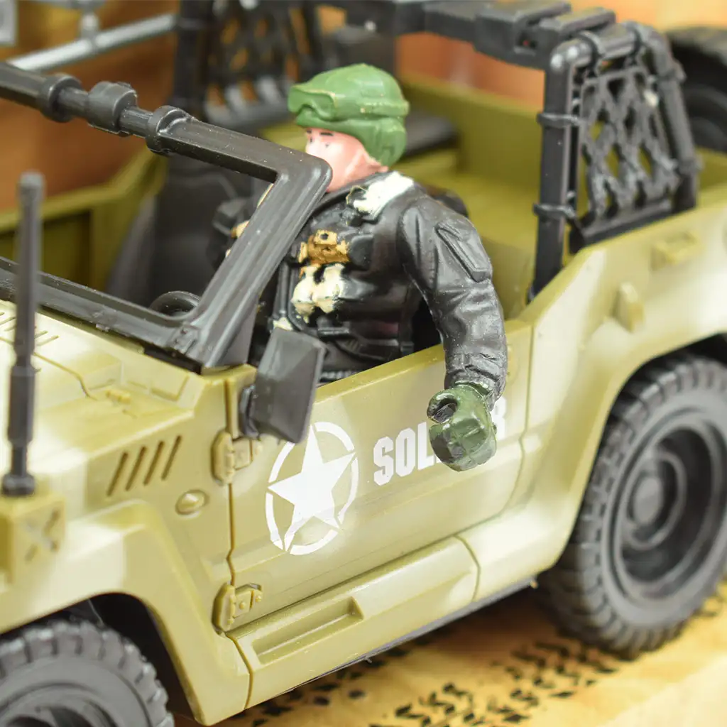 Combat Force 9: Военен всъдеход с войник и оръжия 22см изображение 4