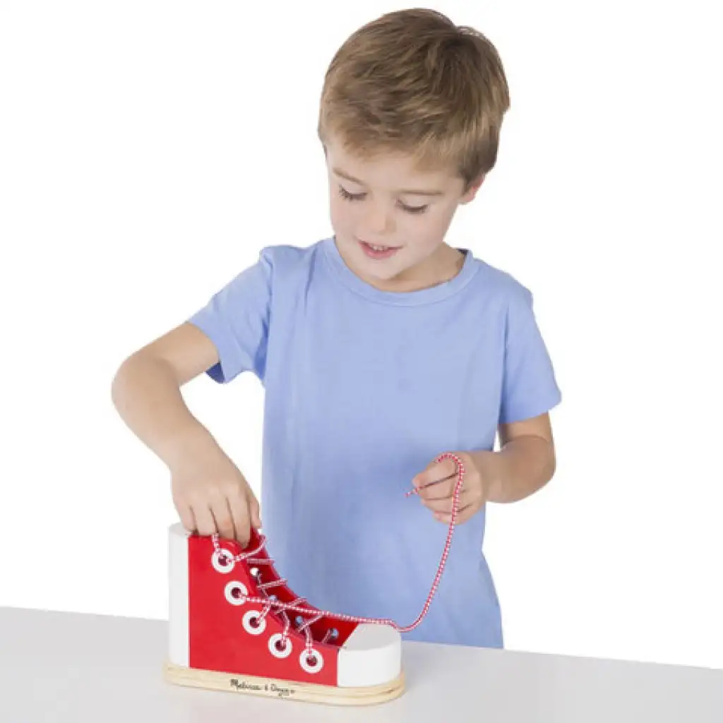 Дървена играчка за връзване на обувки - Melissa & Doug изображение 3