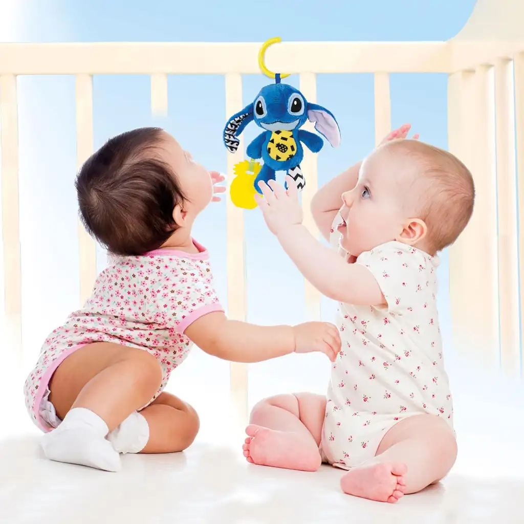 Disney Stitch мека звънчеща играчка за бебета - Clementoni изображение 3