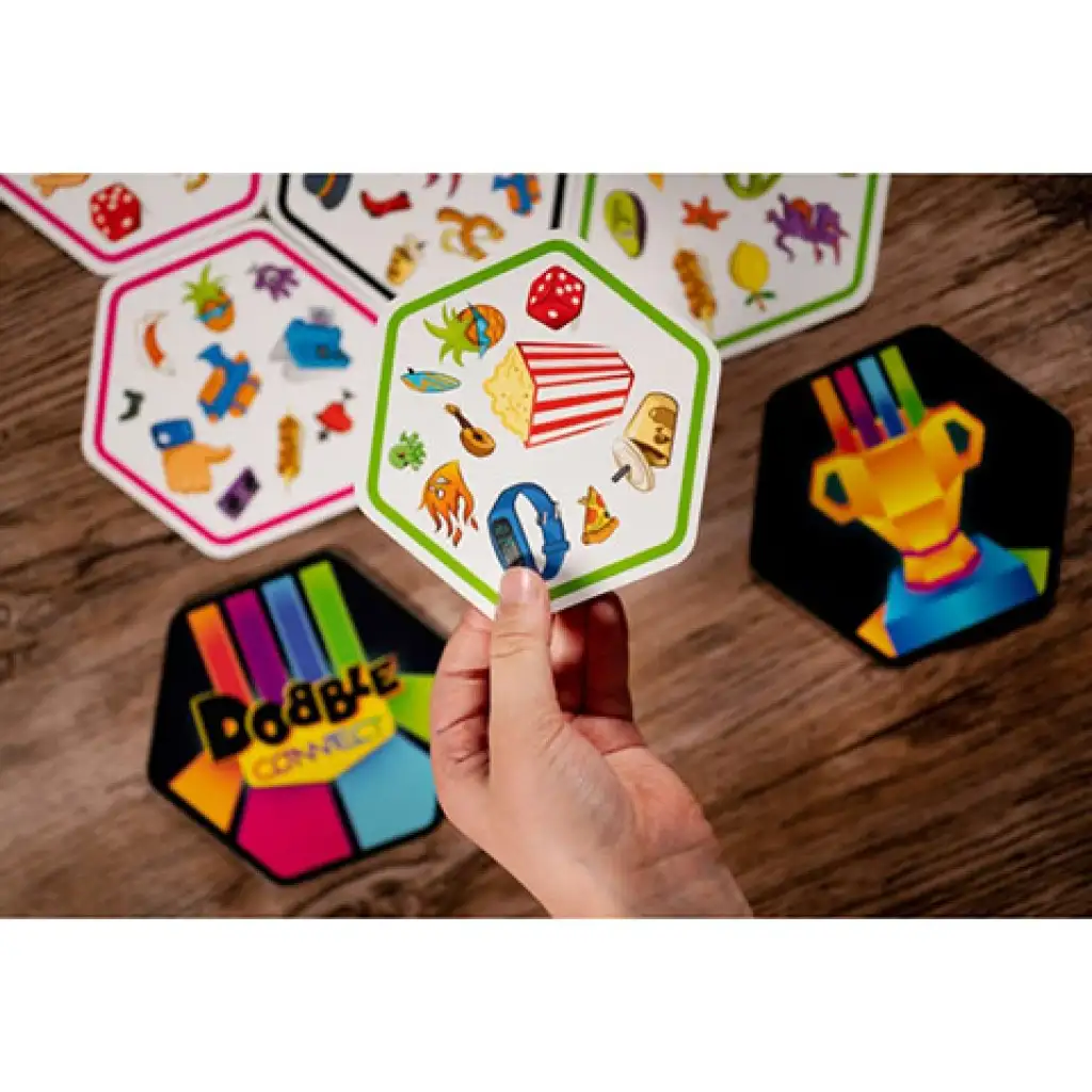 Dobble Connect настолна игра изображение 4
