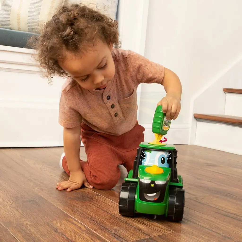John Deere: Key 'n Go Johnny трактор с ключ за запалване и подвижна функция изображение 6