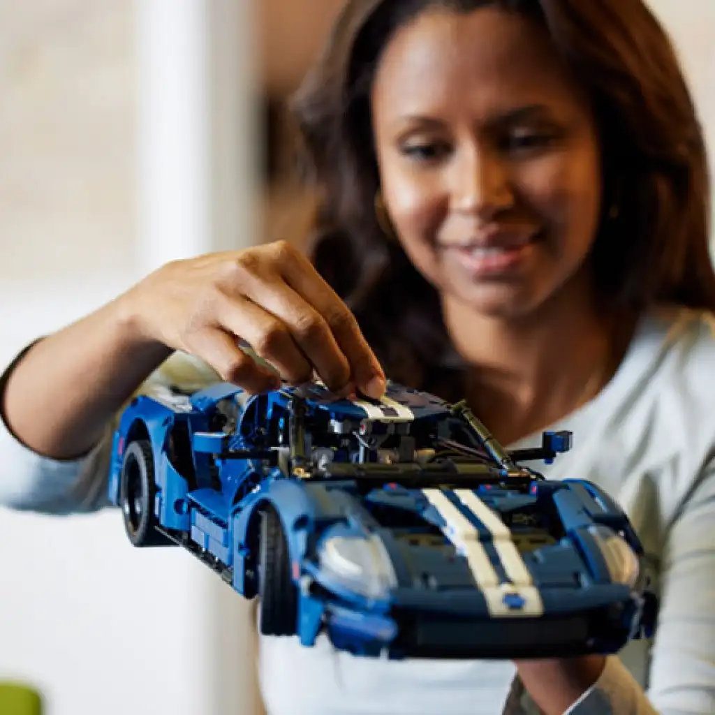 LEGO® Technic: 2022 Ford GT (42154) изображение 6