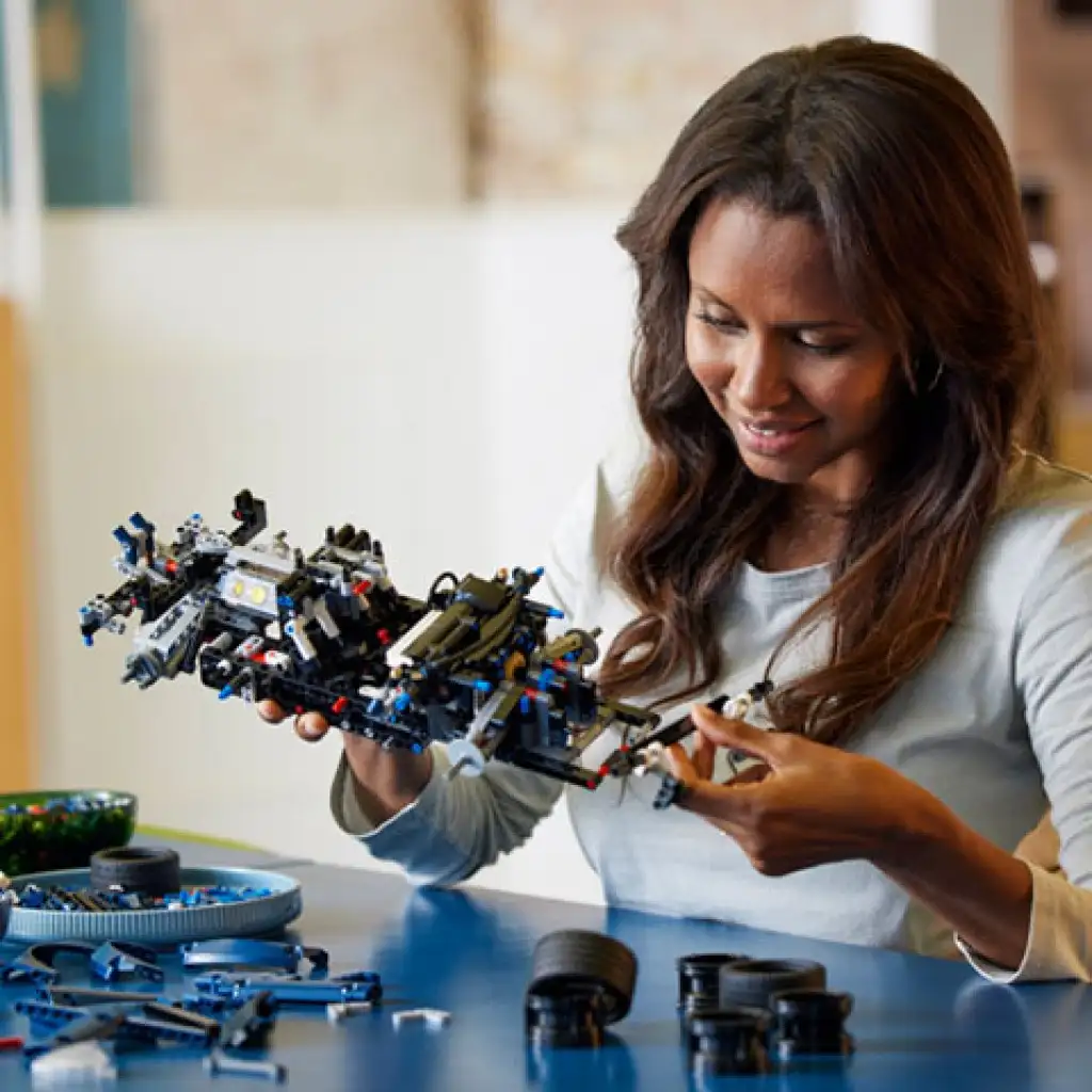 LEGO® Technic: 2022 Ford GT (42154) изображение 7