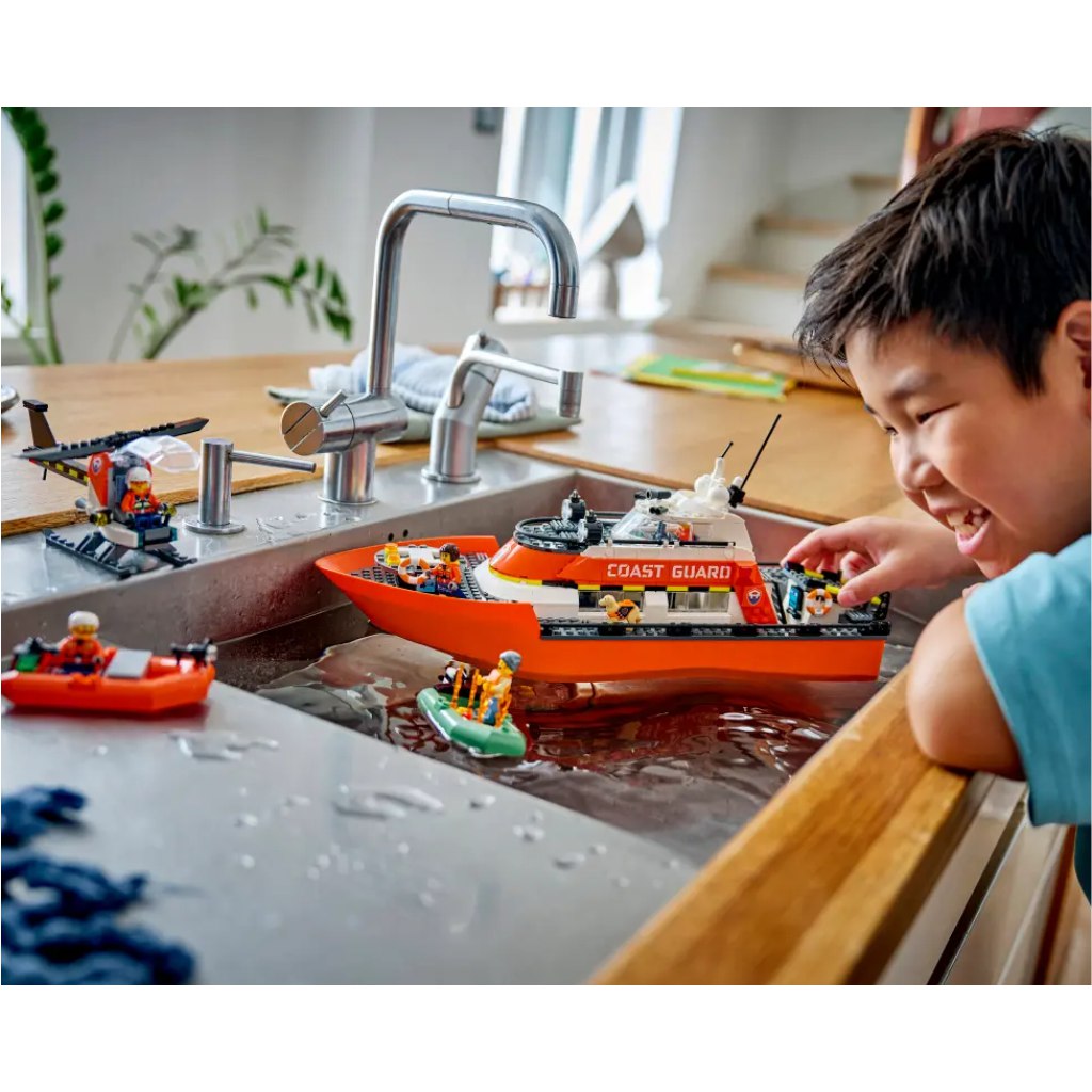 LEGO® City: Партия охрана спасителна лодка и хеликоптер (60504) изображение 4