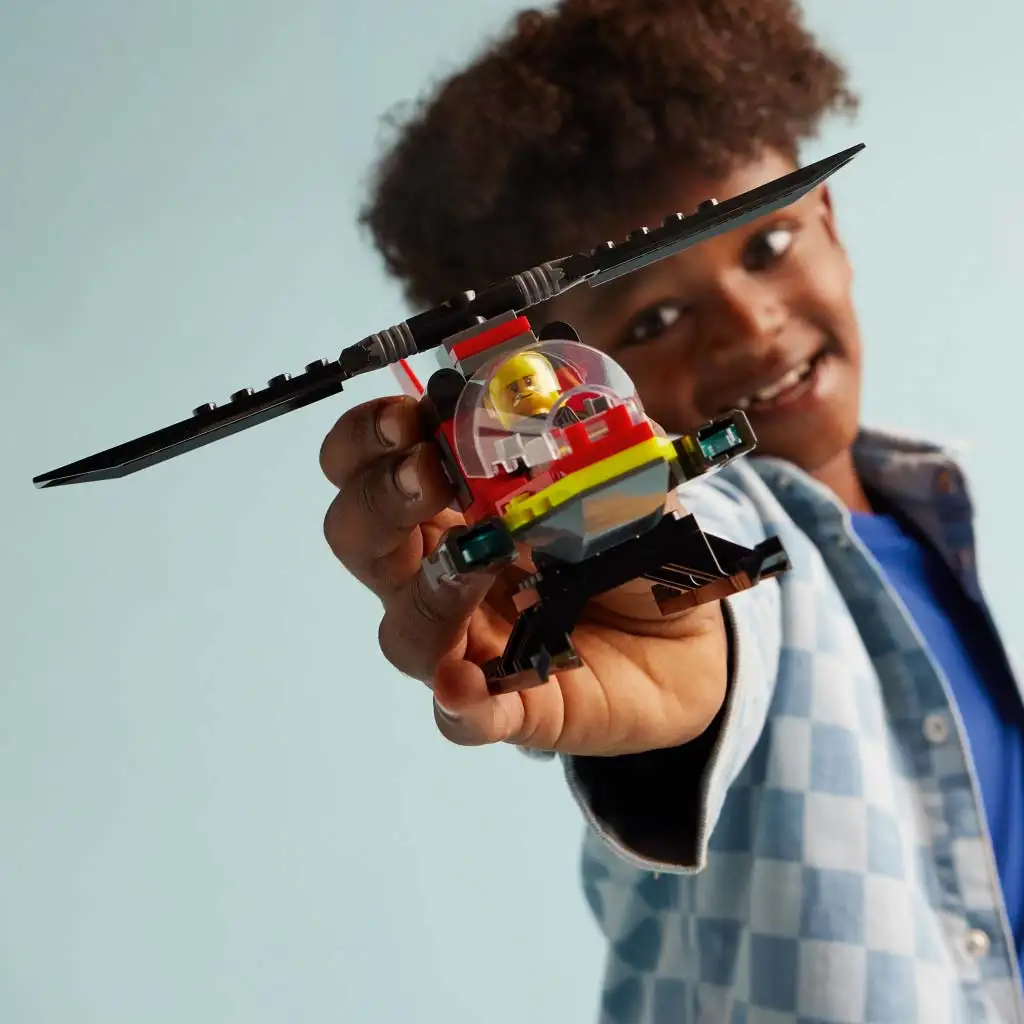 LEGO® City: Пожарникарски спасителен хеликоптер (60411) изображение 4