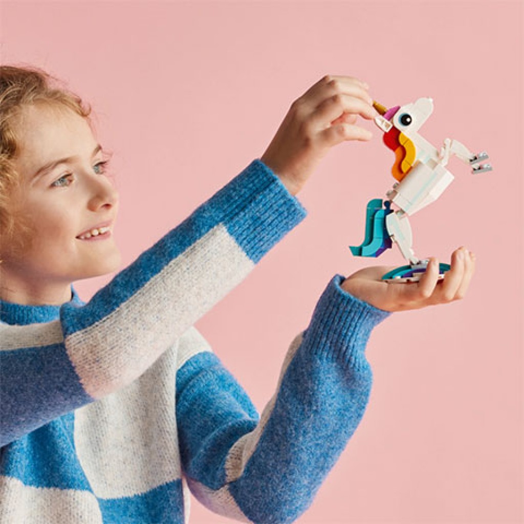 LEGO® Creator: Магически еднорог 3 в 1 (31140) изображение 6