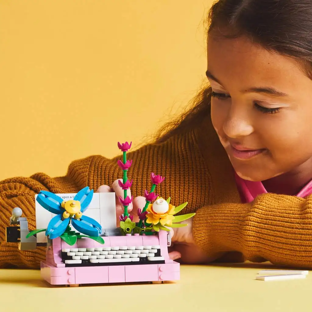 LEGO® Creator: Пишеща машина с цветя (31169) изображение 3