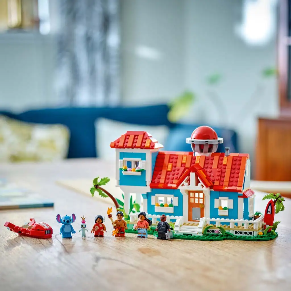 LEGO® Disney: Къщата на Лило и Стич на плажа (43268) изображение 6