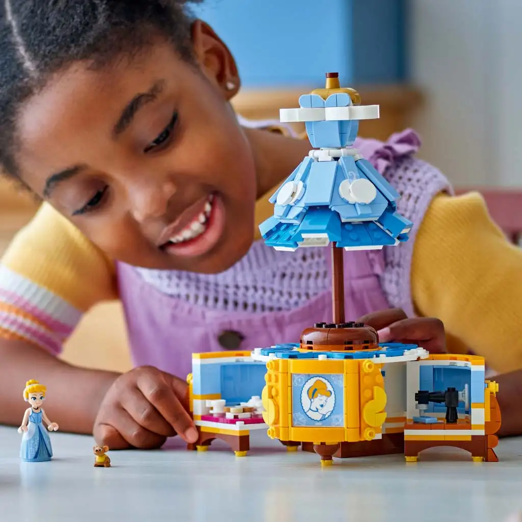 LEGO® Disney: Роклята на Пепеляшка (43266) изображение 4
