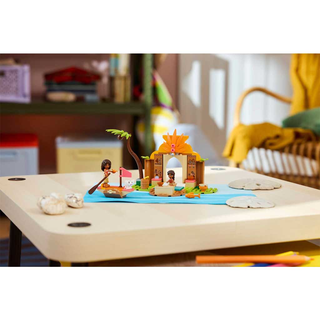 LEGO® Disney™: Селска къща и лодка (43282) изображение 4