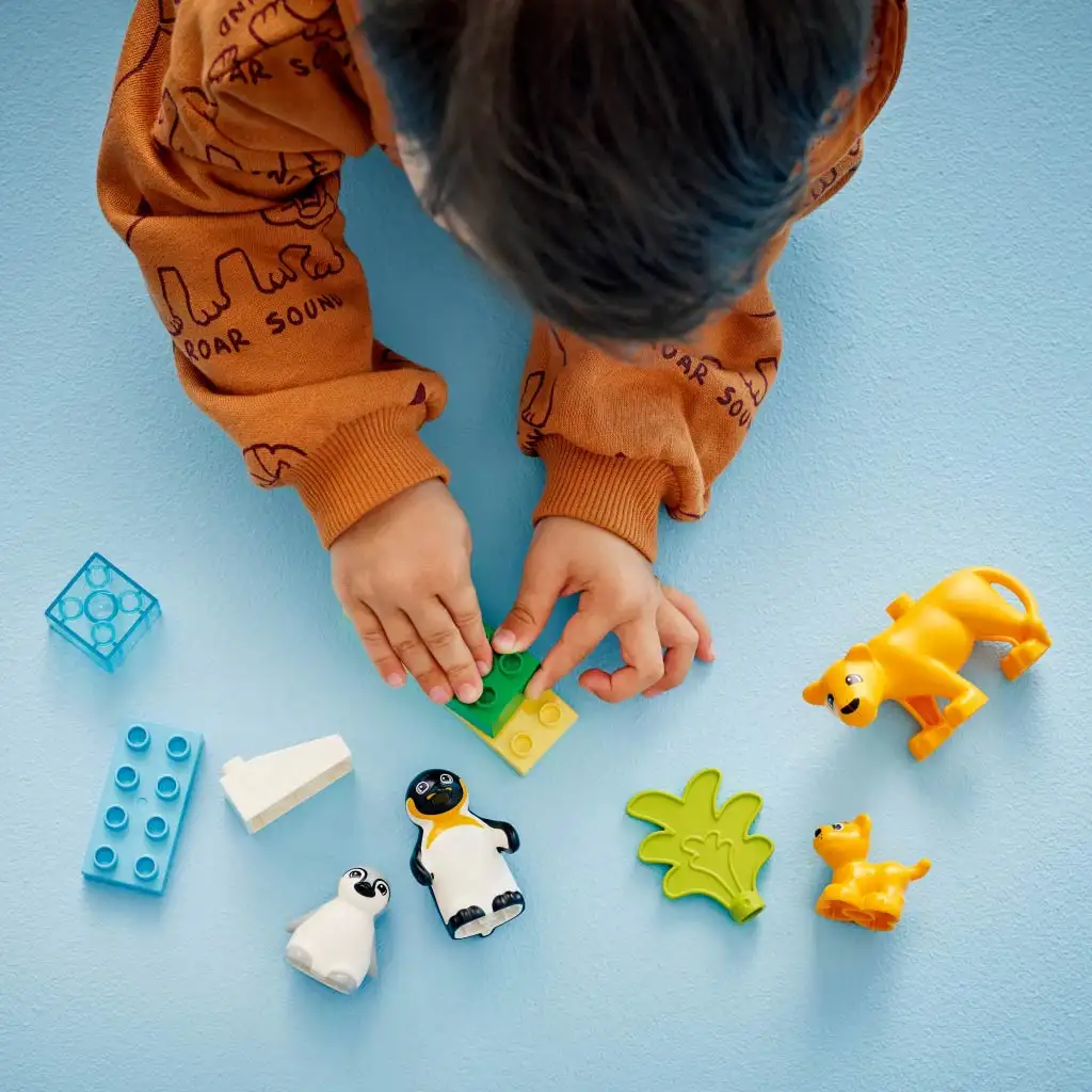 LEGO® DUPLO®: Животински семейства в дивата природа: Пингвини и лъвове (10442) изображение 3