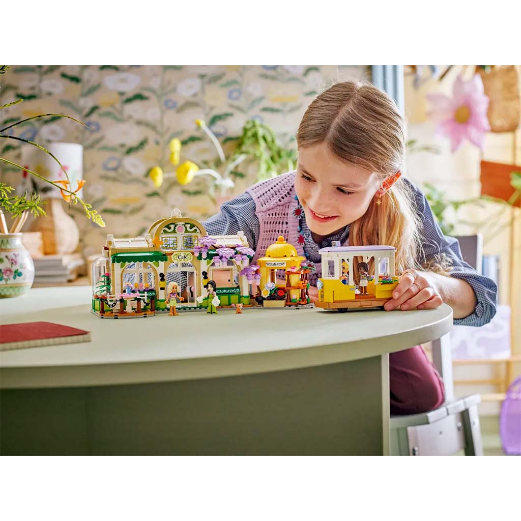 LEGO® Friends: Ботаническо кафене и цветарски магазин (42671) изображение 7