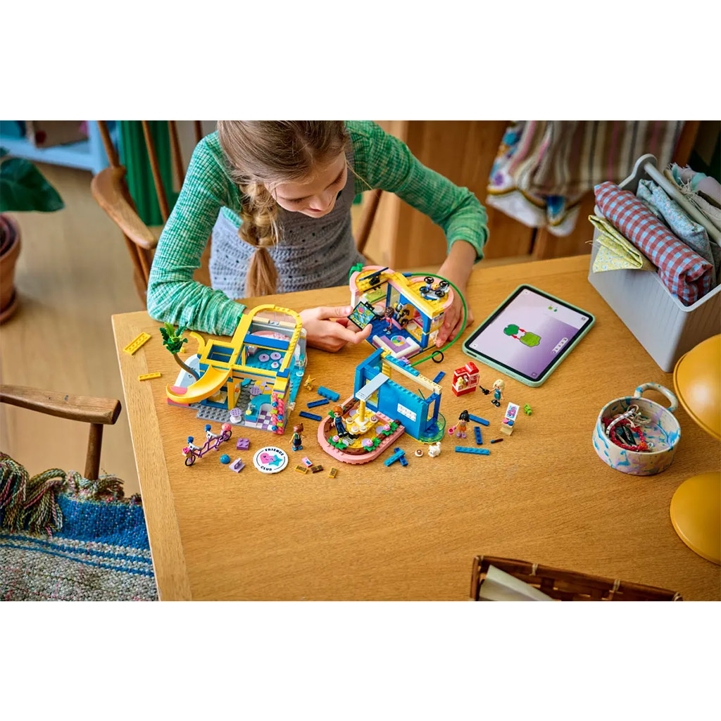 LEGO® Friends: Клубна къща в Хартлейк Сити (42689) изображение 10