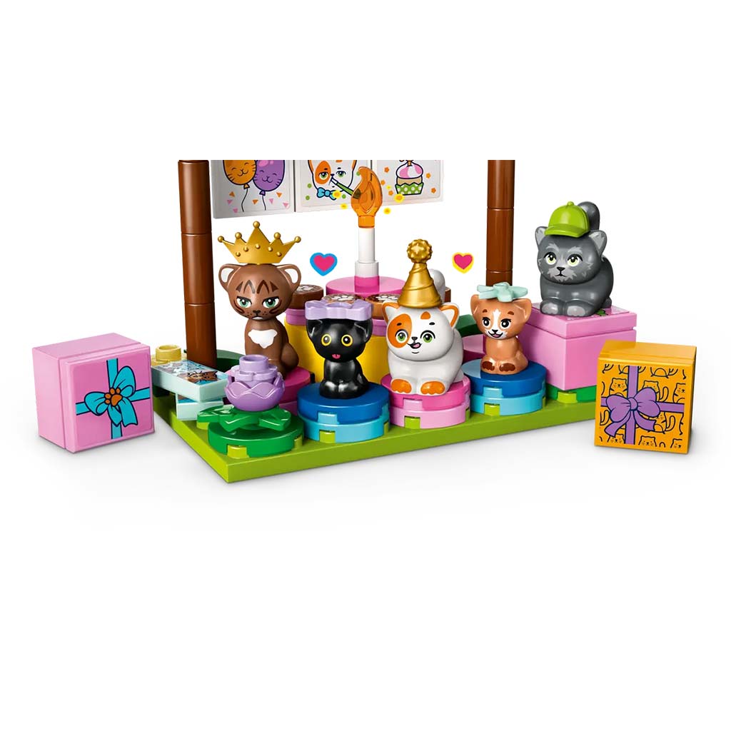 LEGO® Friends: Рожден ден на котенца и котешка къща (42666) изображение 6