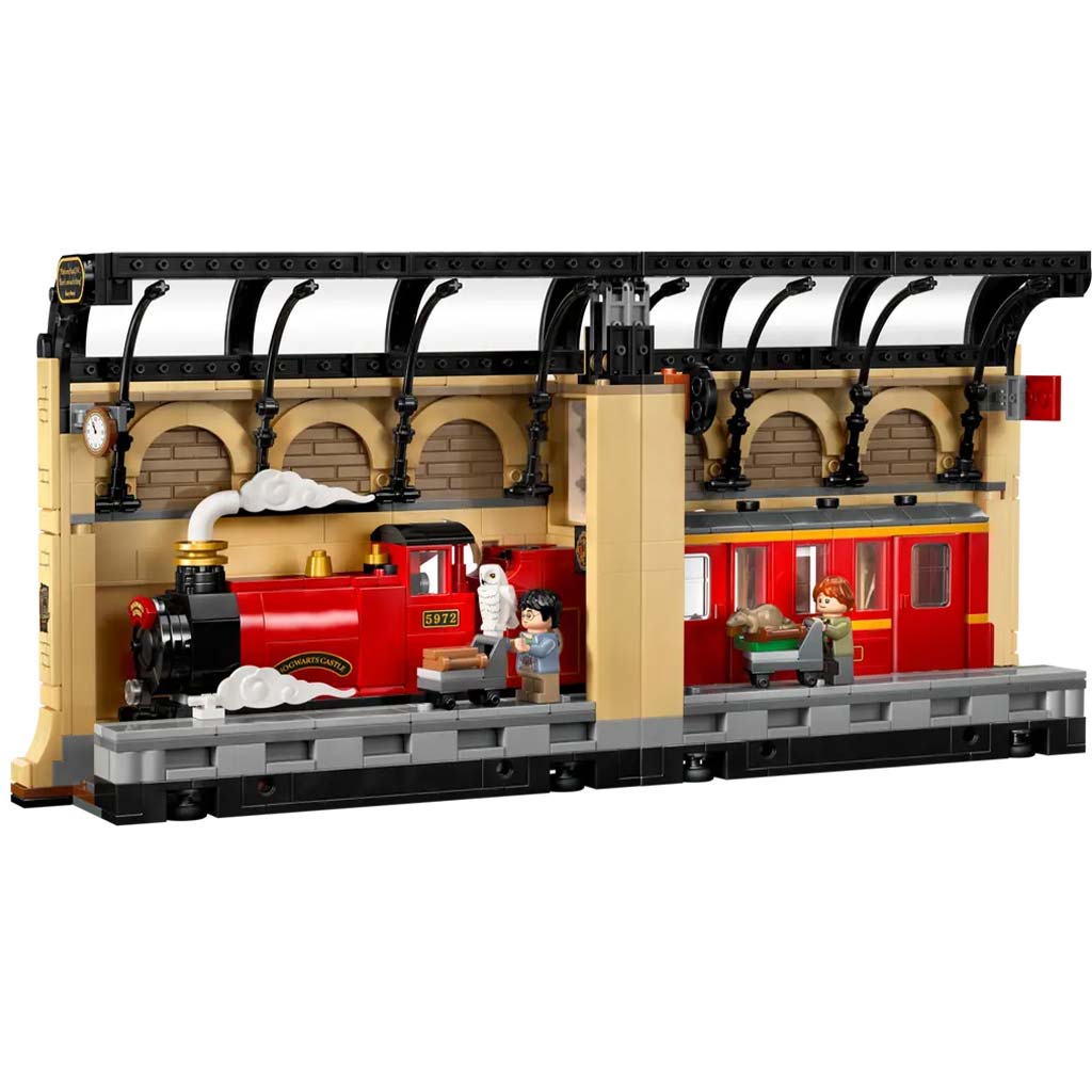 LEGO® Harry Potter: Книжно кътче: Роксфорт™ експрес (76450) изображение 3