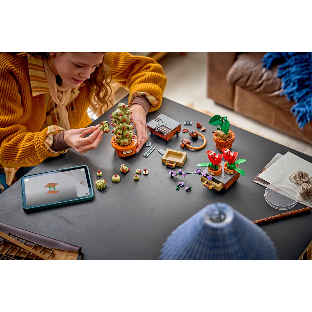 LEGO® Harry Potter™: Растенията от урока по билковъдство в Хогуортс™ (76474) изображение 4