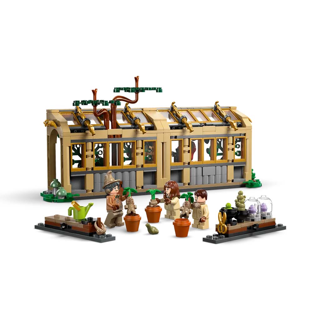 LEGO® Harry Potter: Замъкът Хогуортс™: Час по билкознание (76445) изображение 4