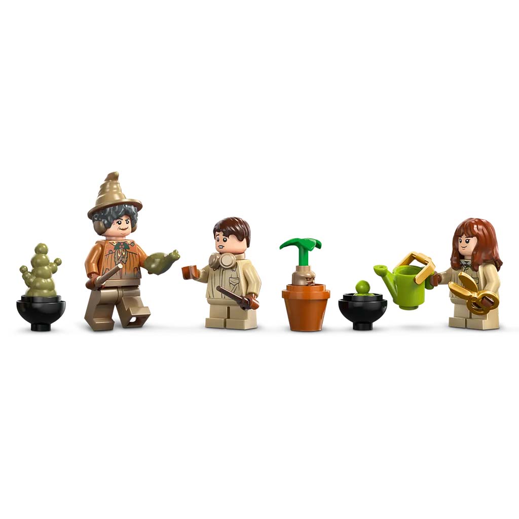 LEGO® Harry Potter: Замъкът Хогуортс™: Час по билкознание (76445) изображение 6