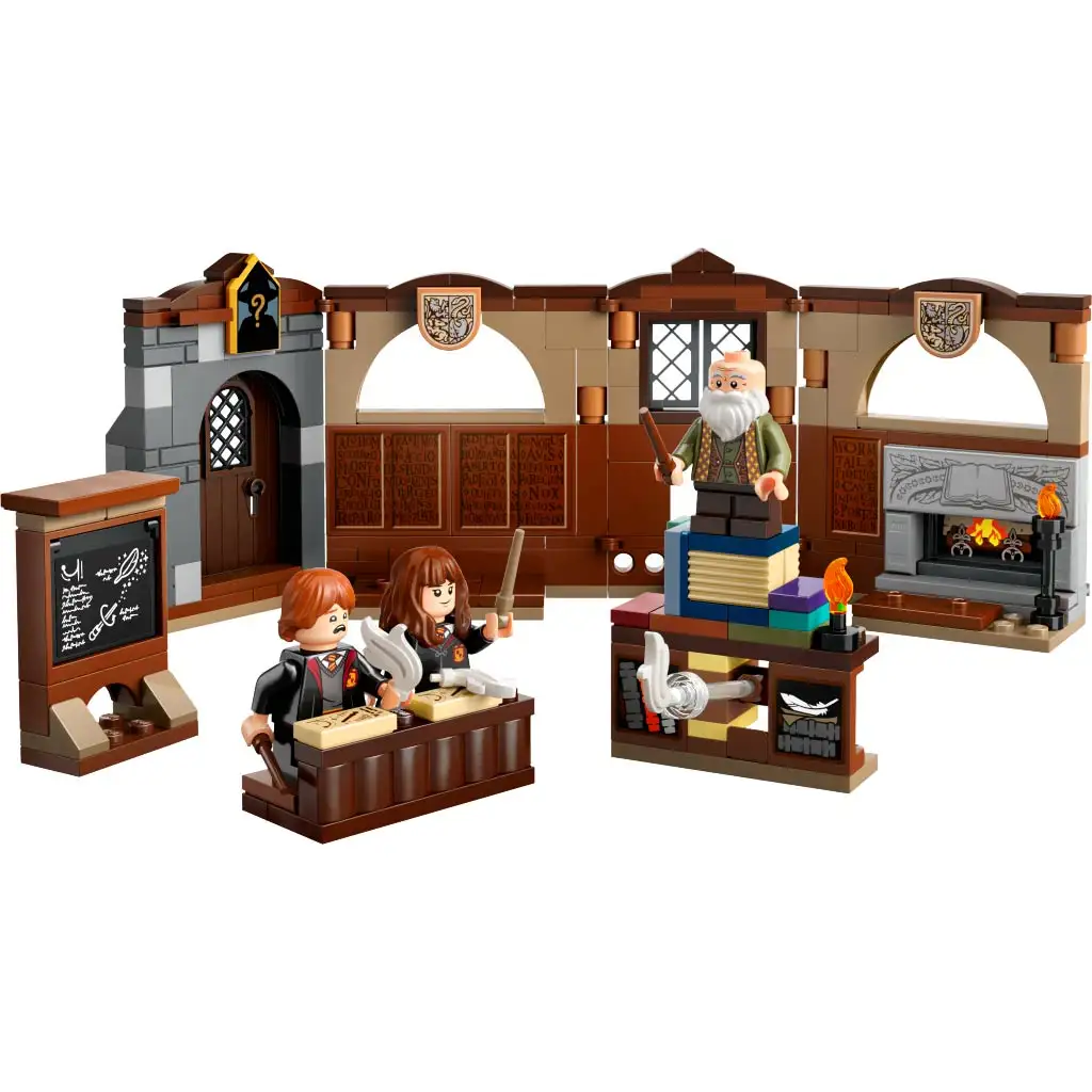 LEGO® Harry Potter: Замъкът Хогуортс™ - Час по магия (76442) изображение 2