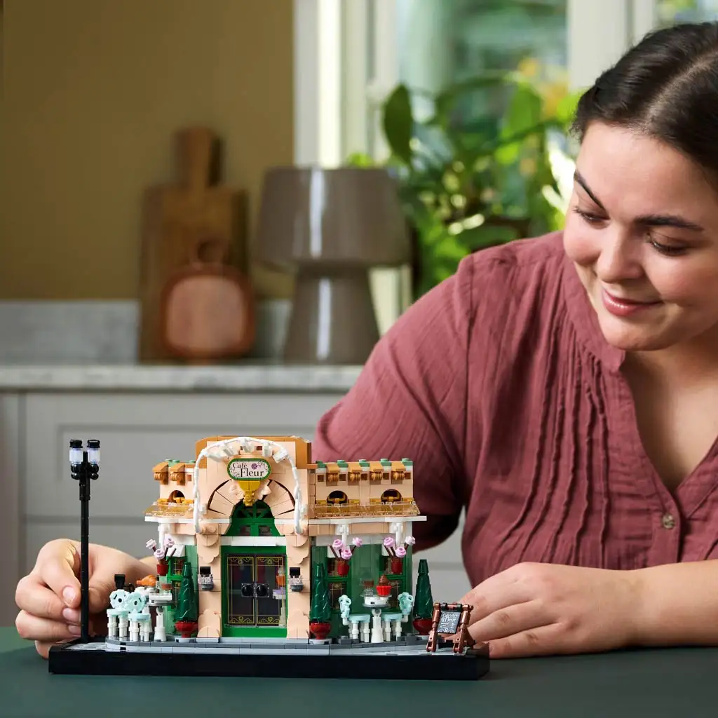 LEGO® Icons: Френско кафе (10362) изображение 7