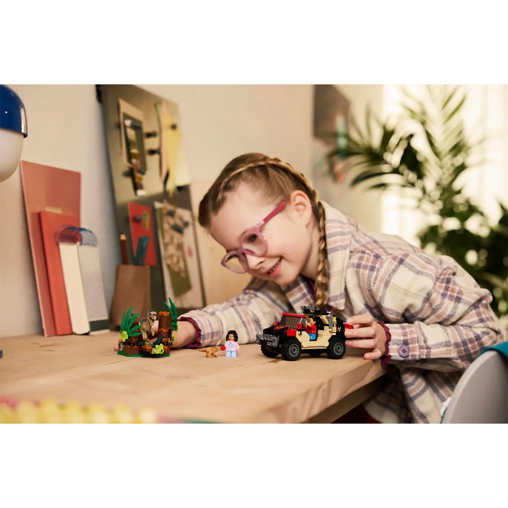 LEGO® Jurassic World: Избягване с джипа от раптора (76972) изображение 6