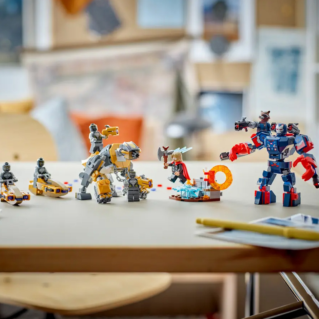 LEGO® Marvel: Отмъстителите: Краят на играта Тор срещу читаури войниците (76322) изображение 5