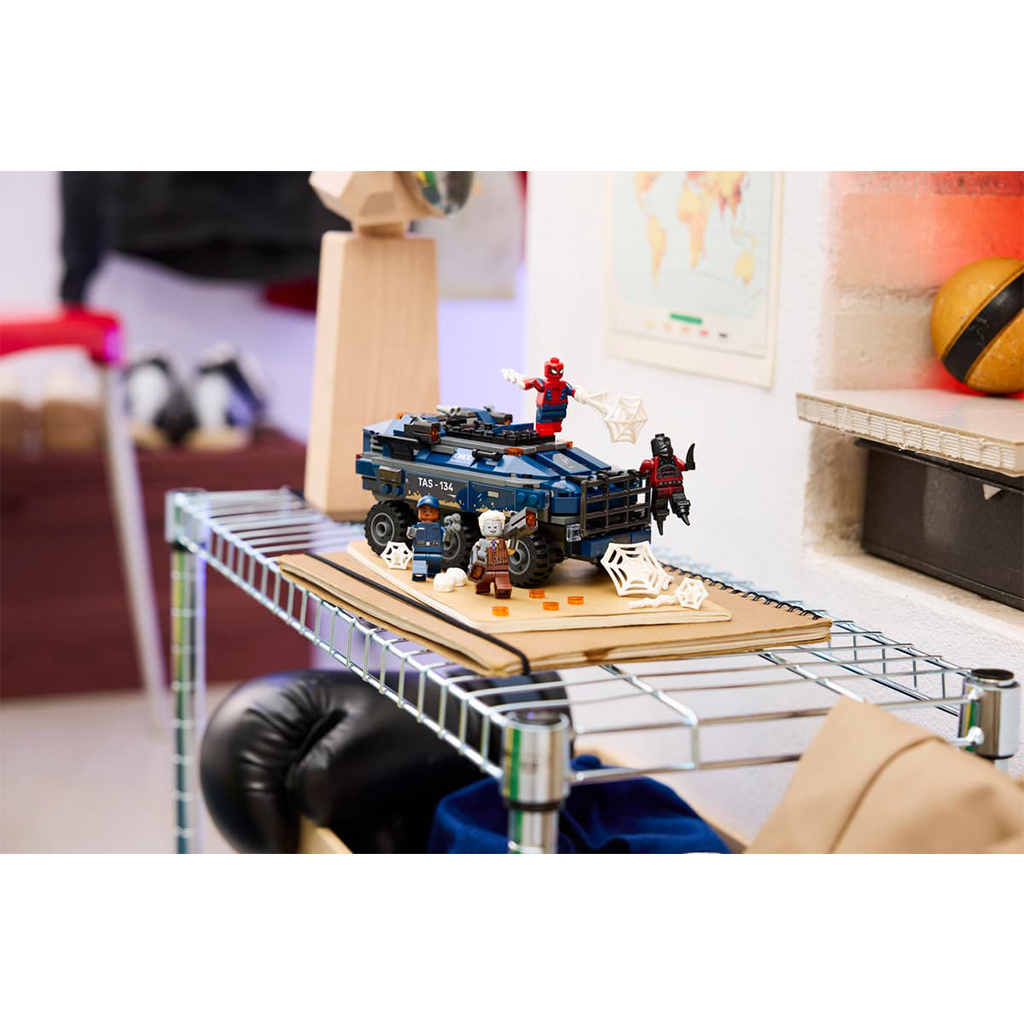 LEGO® Marvel: Спайдърмен: преследването на транспортьора (76349) изображение 8