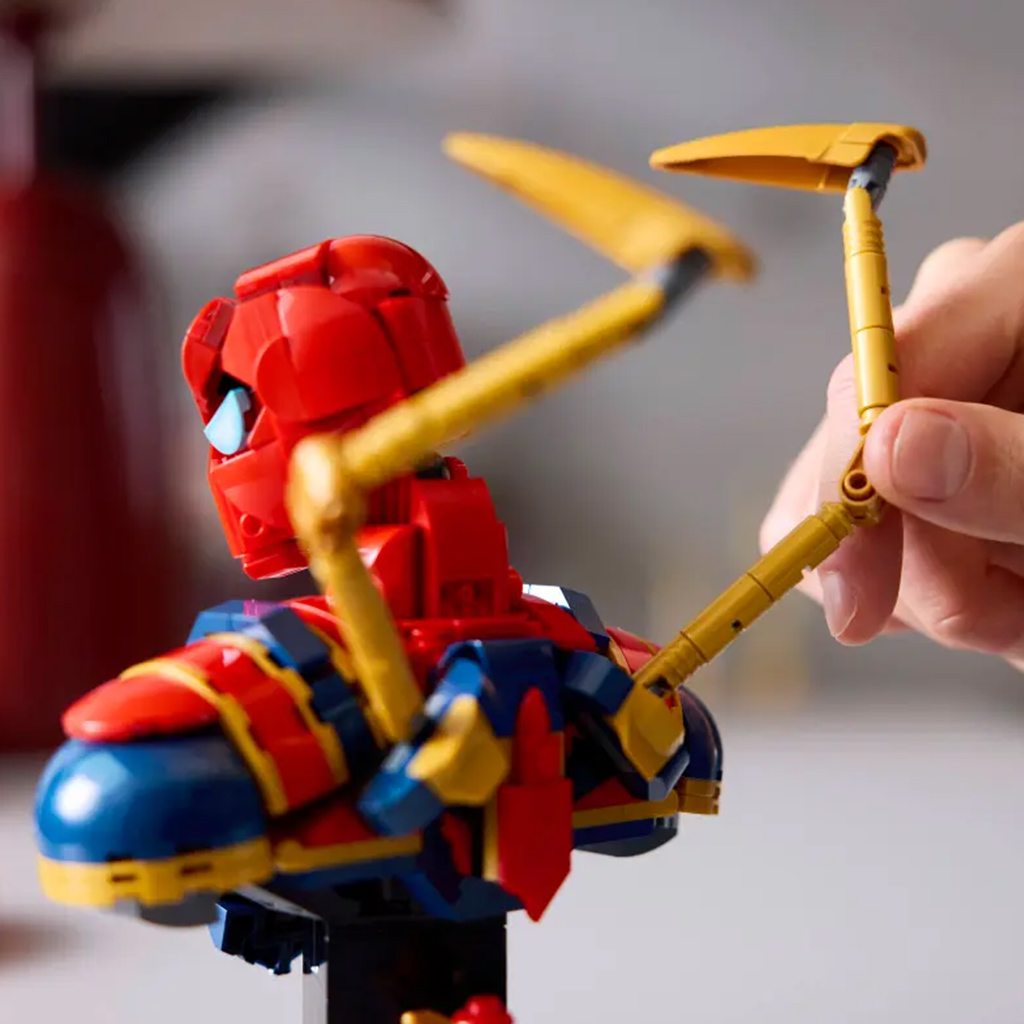 LEGO® Marvel: Железен Човек Паяк бюст (76326) изображение 3