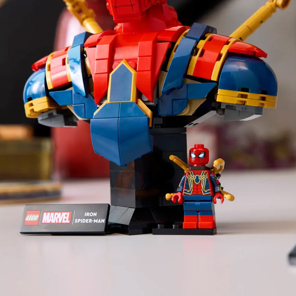 LEGO® Marvel: Железен Човек Паяк бюст (76326) изображение 4