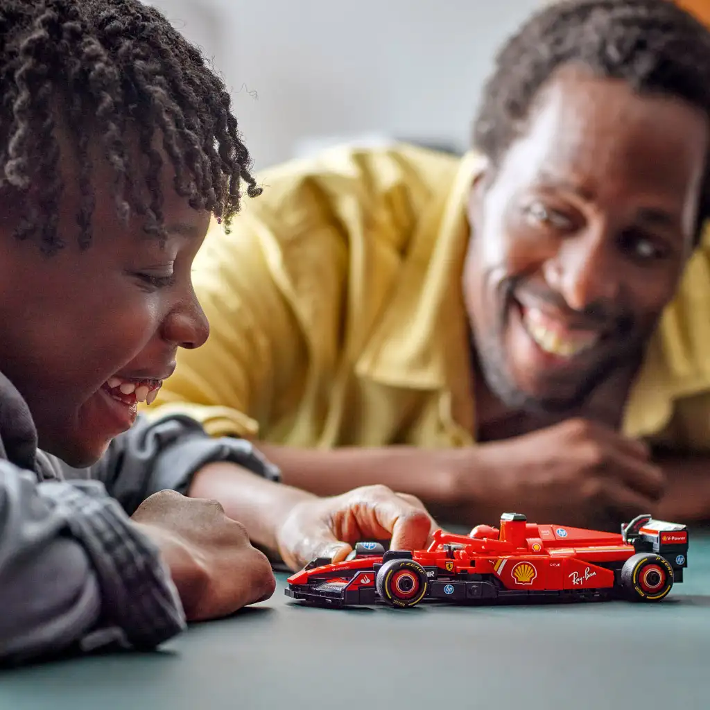 LEGO® Speed Champions: Ferrari SF-24 F1® състезателен автомобил (77242) изображение 4