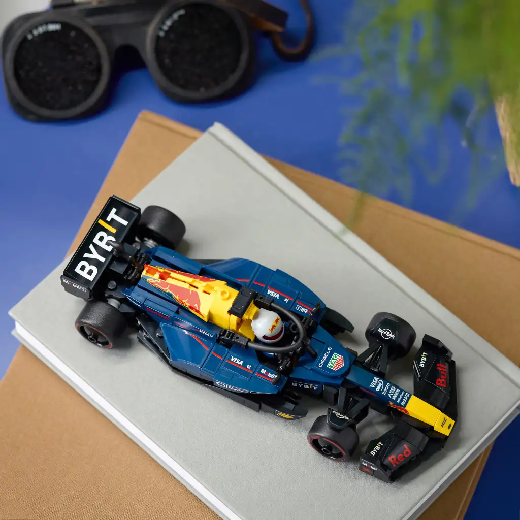 LEGO® Speed Champions: Oracle Red Bull Racing RB20 F1® състезателен автомобил (77243) изображение 4
