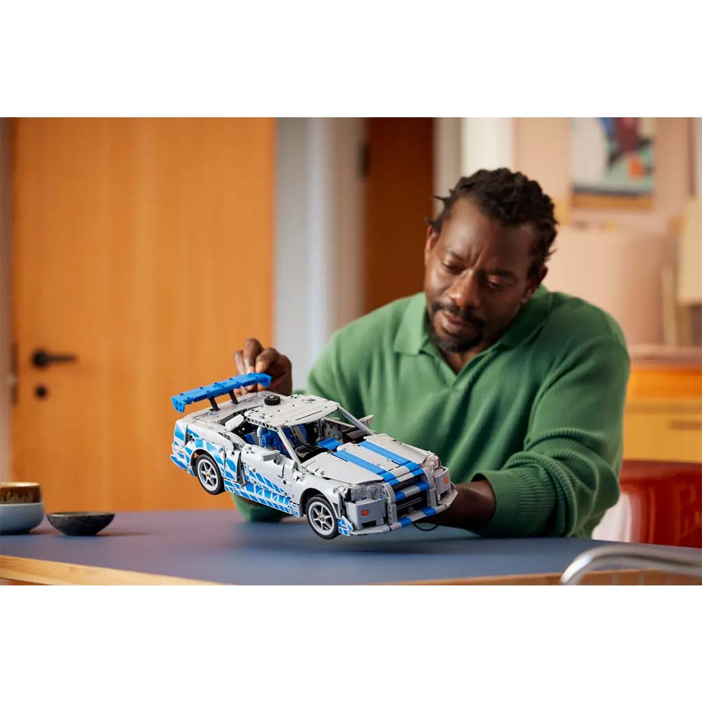 LEGO® Technic: 2 Fast 2 Furious Nissan Skyline GT-R (R34) кола (42210) изображение 8