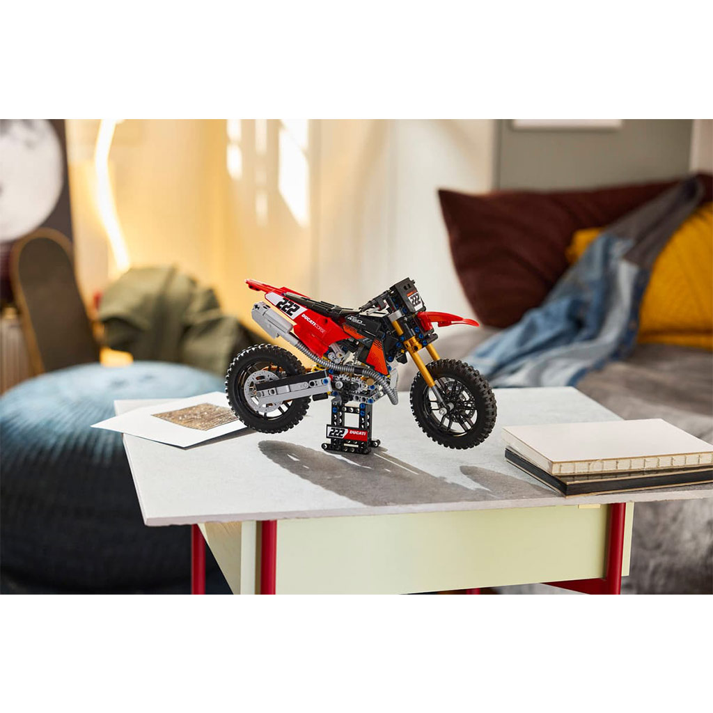 LEGO® Technic: Ducati Desmo450 MX Factory мотоциклет (42238) изображение 7