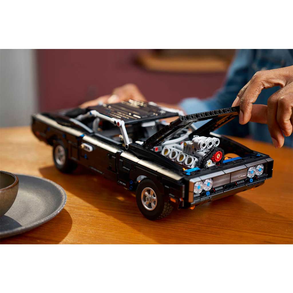 LEGO® Technic: Fast and Furious Dodge Charger R/T кола (42231) изображение 6